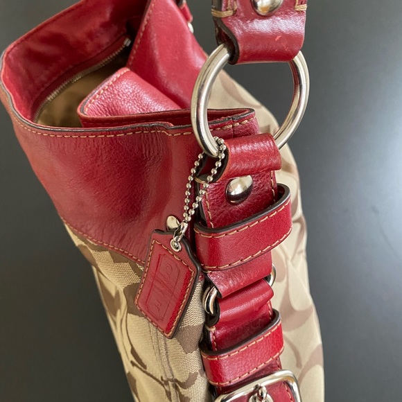 Signature Coach bag with red leather trim. - Picture 3 of 4